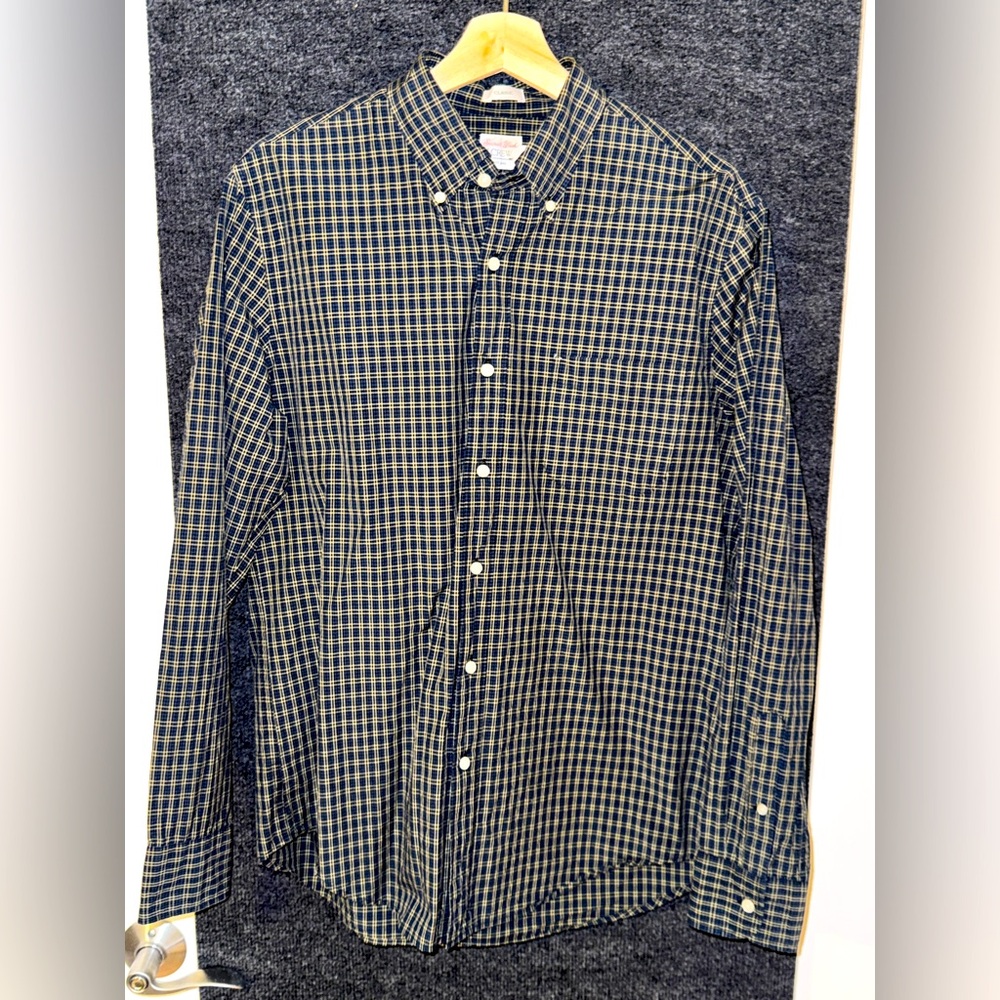Jcrew secret wash shirt size medium